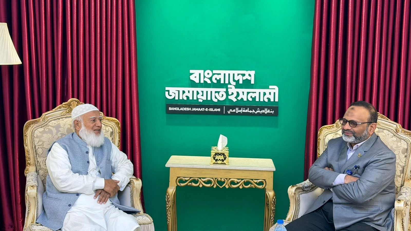 আমীরে জামায়াতের সঙ্গে ঢাকা বিশ্ববিদ্যালয়ের ভিসি অধ্যাপক ড. নিয়াজ আহমেদ খান এর সৌজন্য সাক্ষাৎ